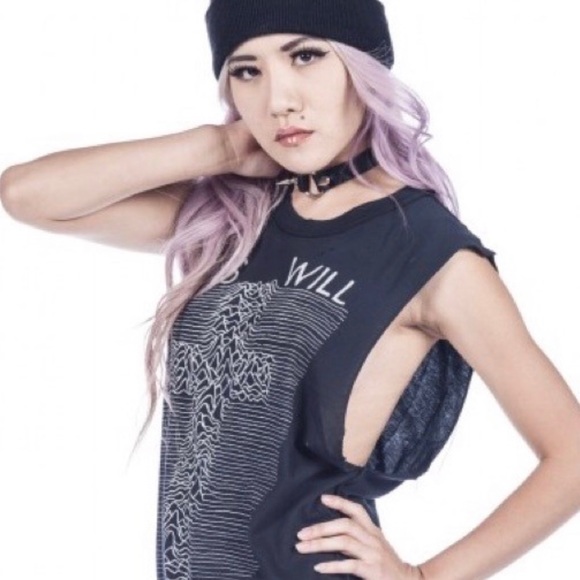 🌟RARE🌟 Unif LOVE WILL TEAR US APART Unisex - Picture 5 of 7